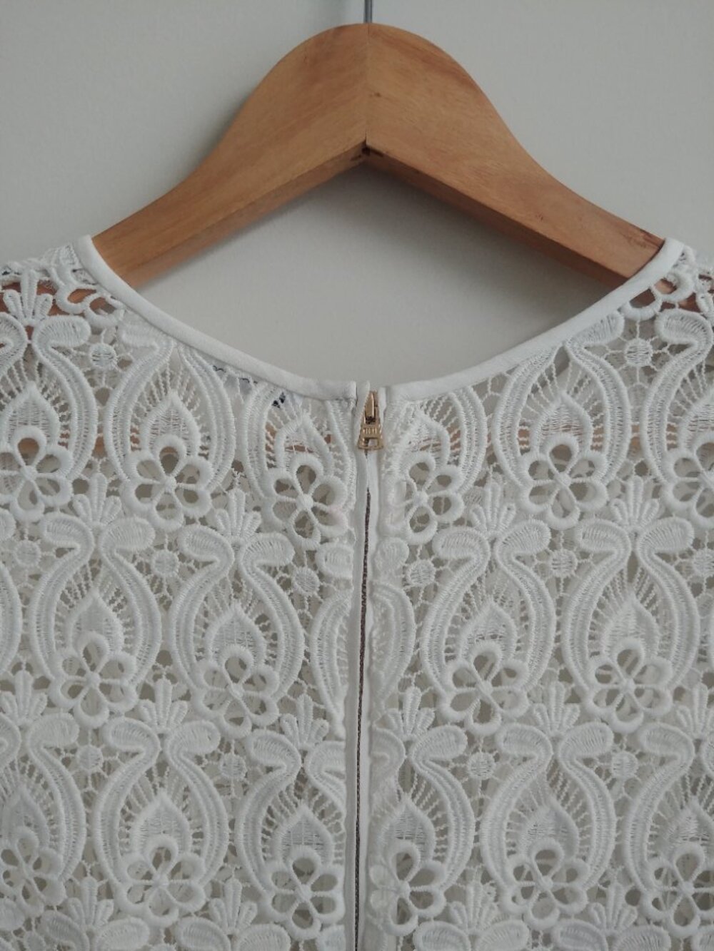 Club Monaco size 8 white cutout lace mini dress sheer - Picture 5 of 16